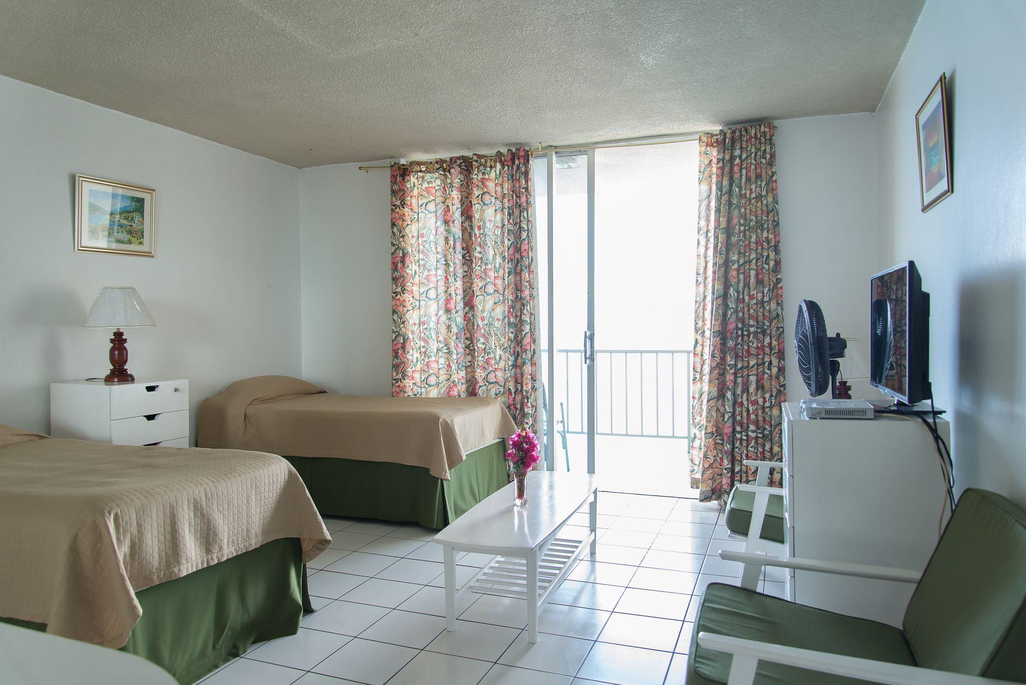Montego Bay Club Apartments Luaran gambar